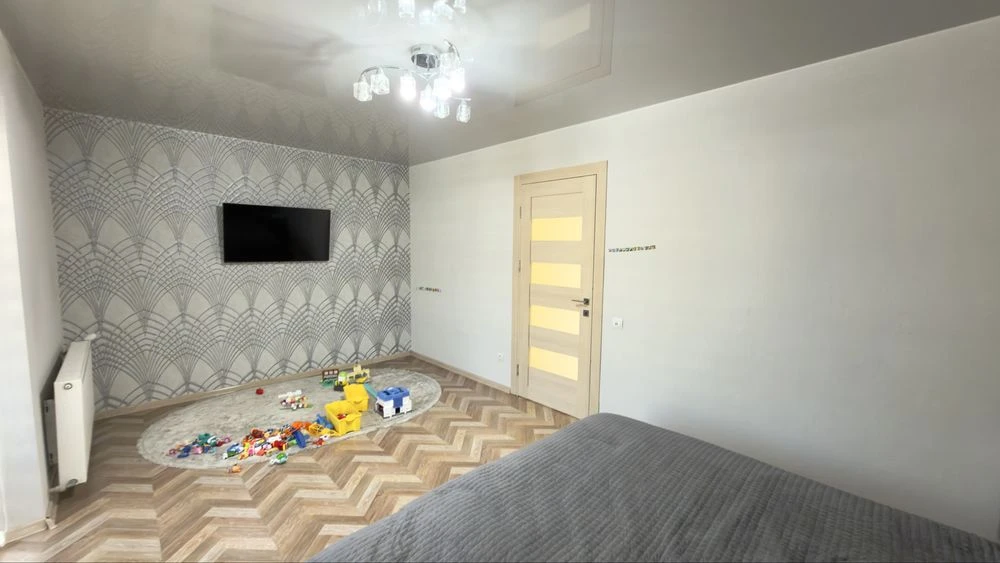 ПРОДАЄТЬСЯ сучасний таунхаус в центральній частині міста
