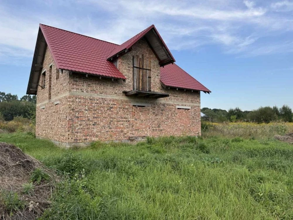 Продам незавершене будівництво житлового цегляного будинку