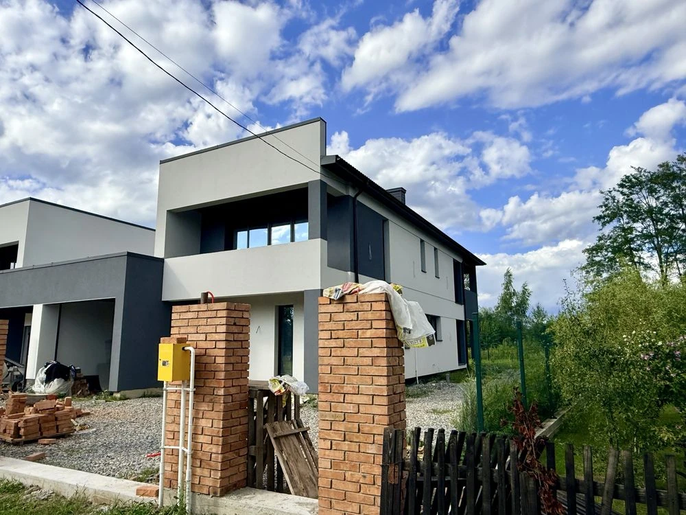 Будинок, дуплекс з ремонтом