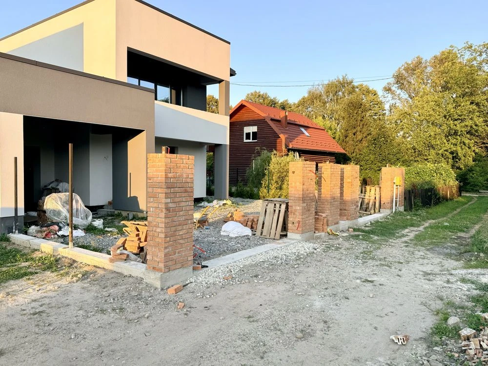 Будинок, дуплекс з ремонтом