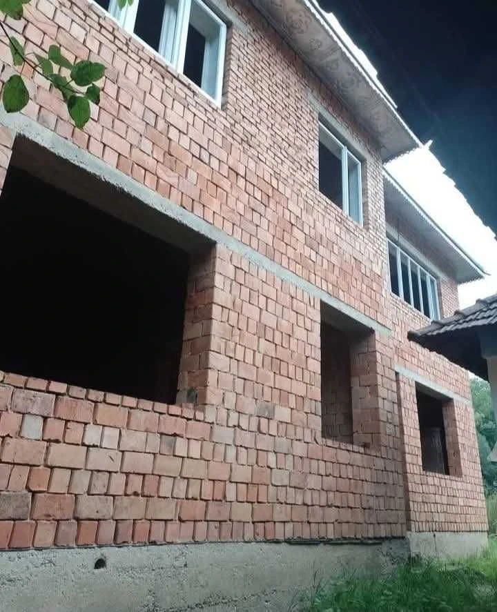 Продається будинок в Карпатах