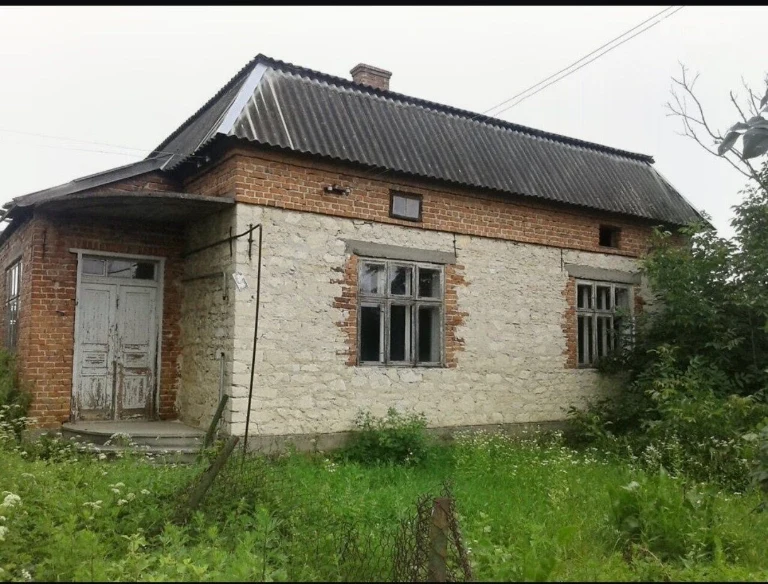 Особняк на затишній ділянці в Рогатині