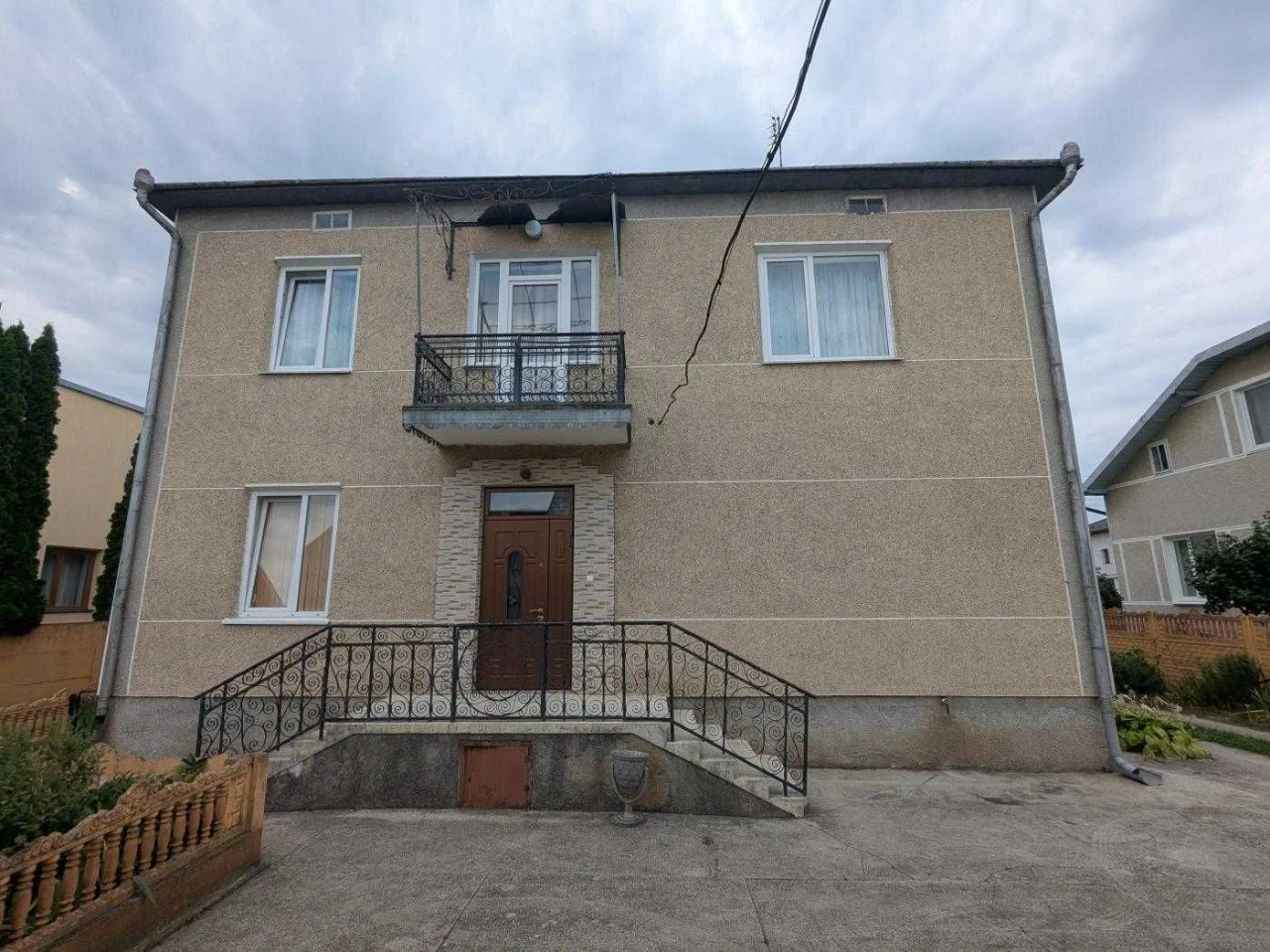 Продається готовий будинок в Тисмениці по вул. Чорновола 37(