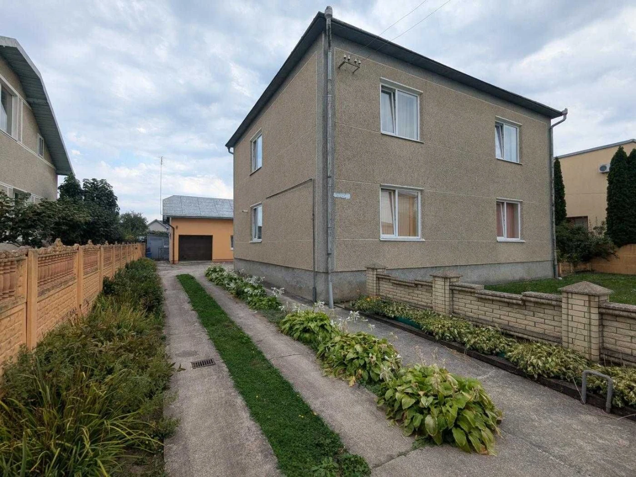 Продається готовий будинок в Тисмениці по вул. Чорновола 37(