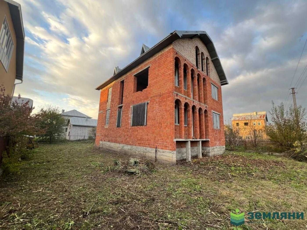 Продається будинок на земельній ділянці 7,7 соток м.Тисмениц