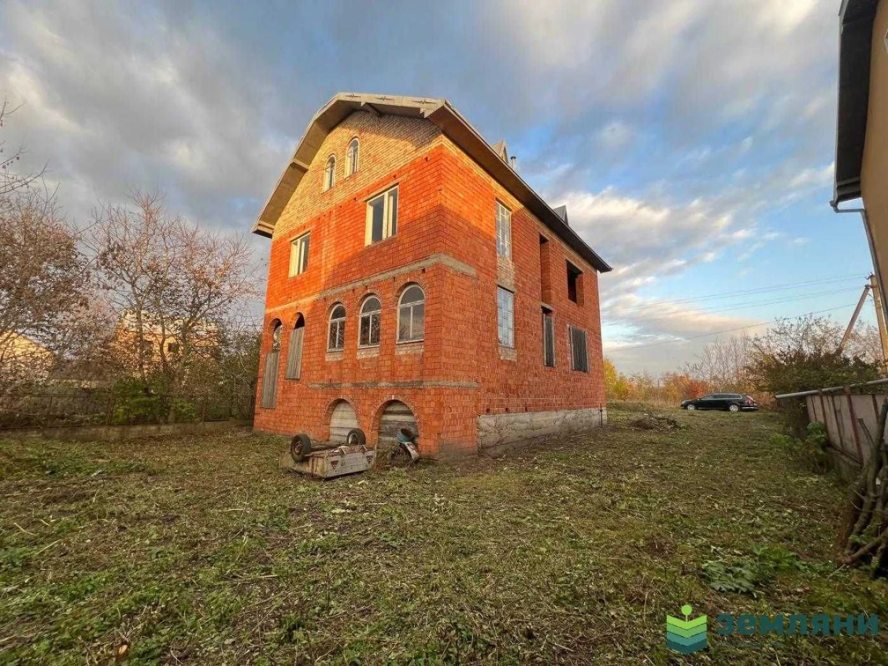 Продається будинок на земельній ділянці 7,7 соток м.Тисмениц