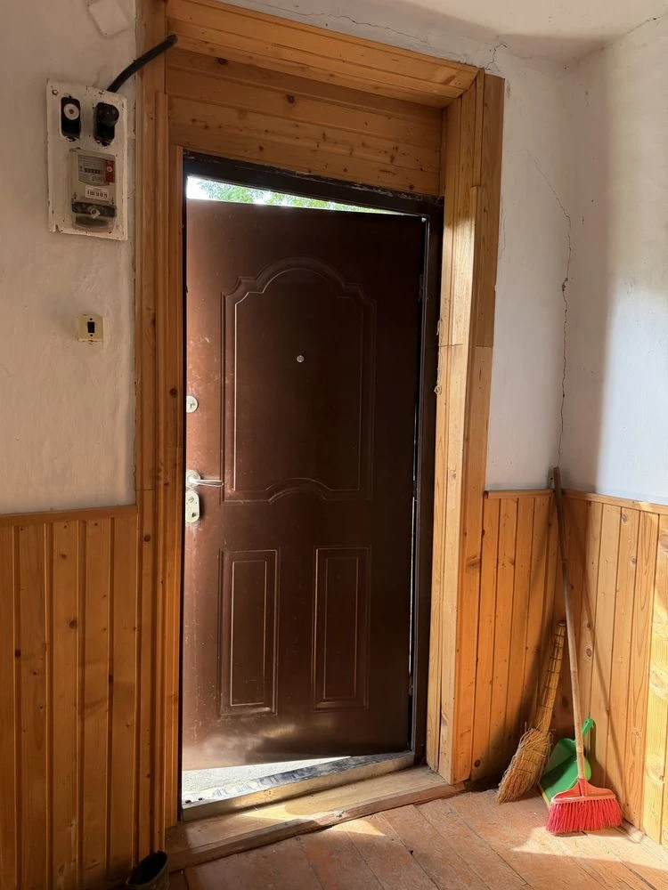 Продається дача, Біля Тлумача