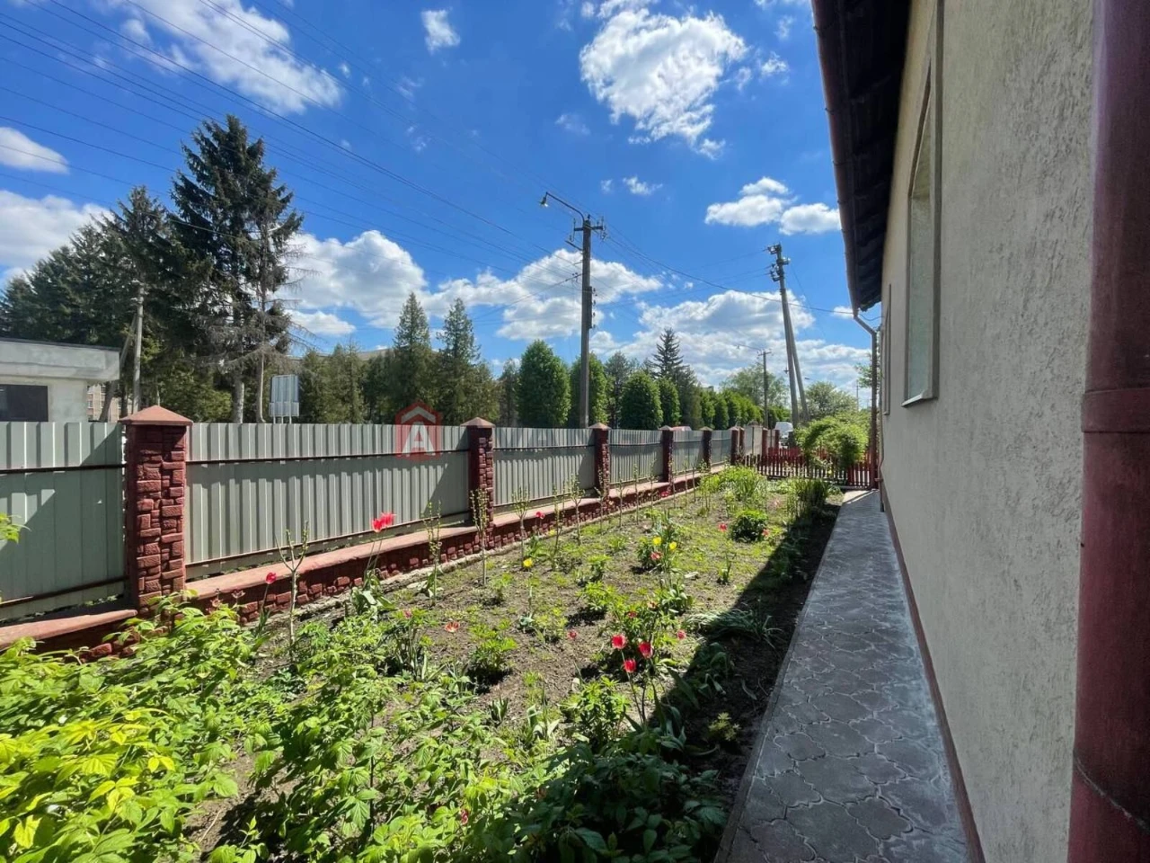 ПРОДАЖ БУДИНКУ В ЦЕНТРІ ТЛУМАЧА