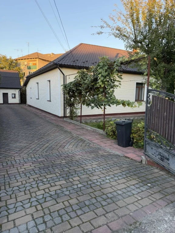 житловий будинок в центрі м.Тлумач