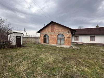 Продам будинок 191.5 м2 та літня кухня 138.5 м2 в м.Тлумач
