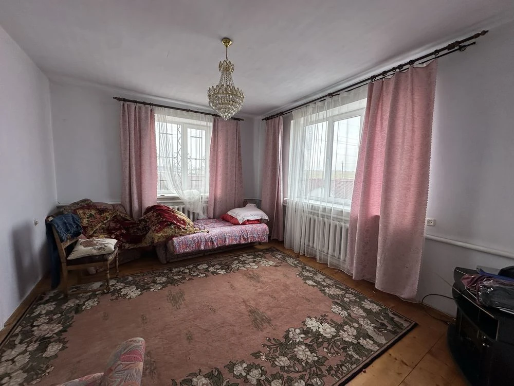 Продам будинок 191.5 м2 та літня кухня 138.5 м2 в м.Тлумач