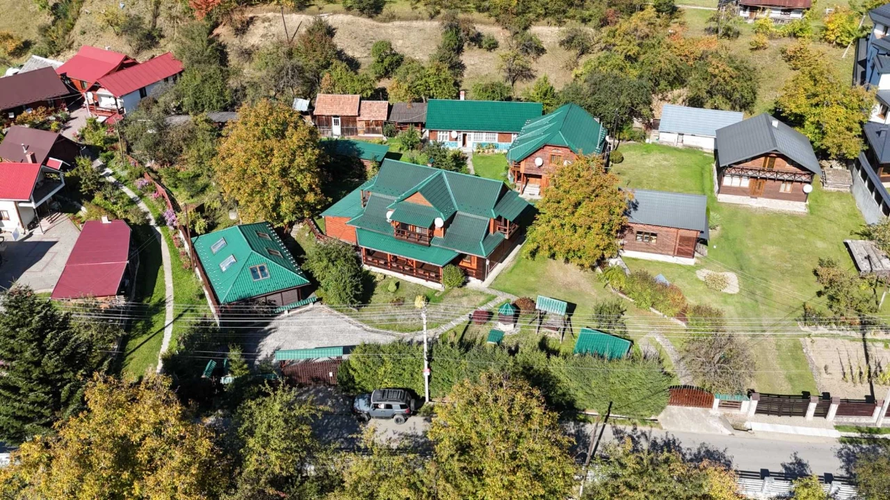 Продаж готового будинку  площею 240 м² у Яремче