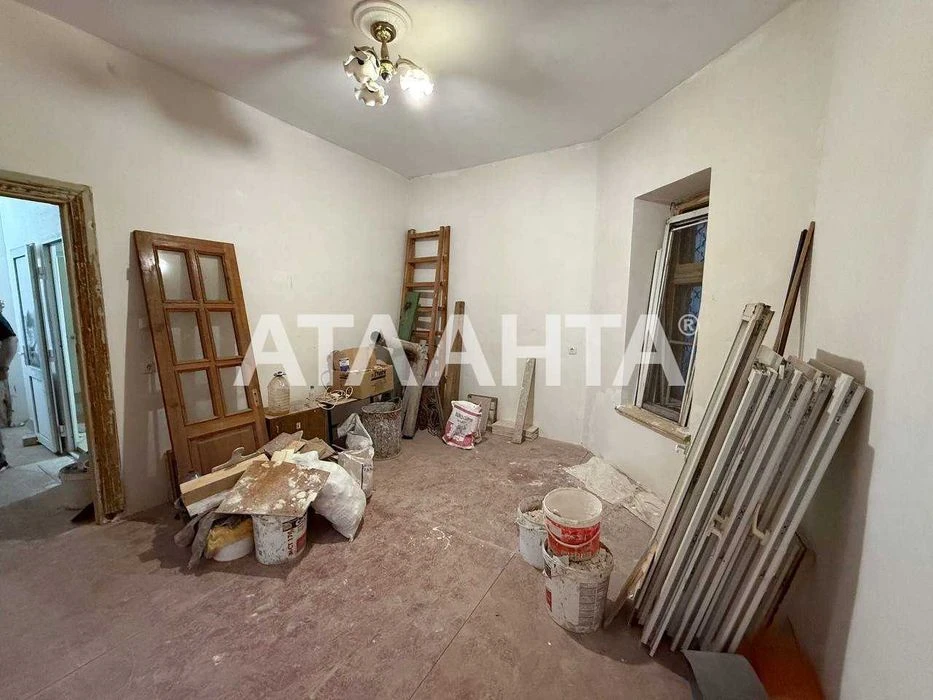 Трехкомнатная квартира под ремонт на ул. Степная/Богдана Хмель