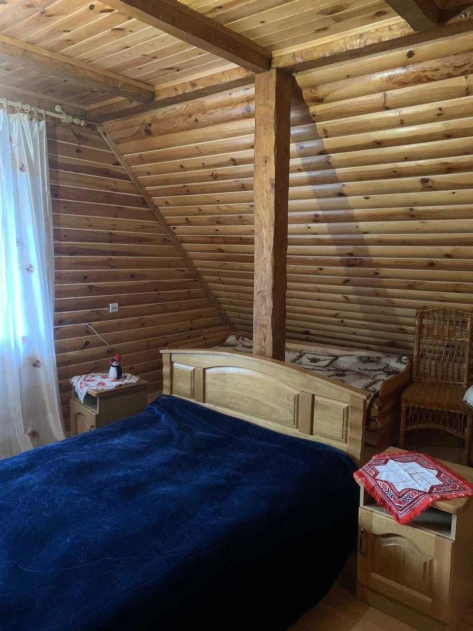 Триповерховий будинок у центрі Яремче 300 м²