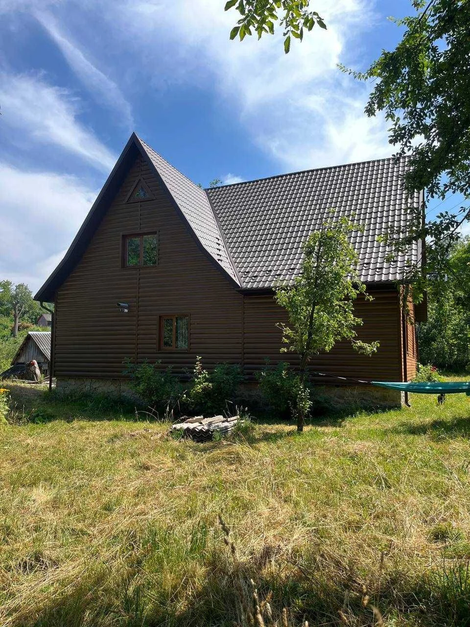 Триповерховий мансардний будинок в Яремче 240 м²