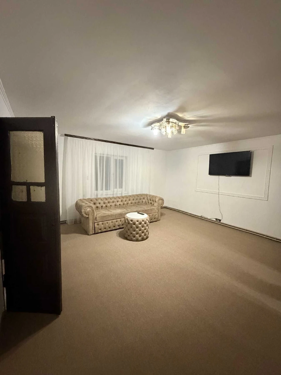 Триповерховий мансардний будинок в Яремче 240 м²