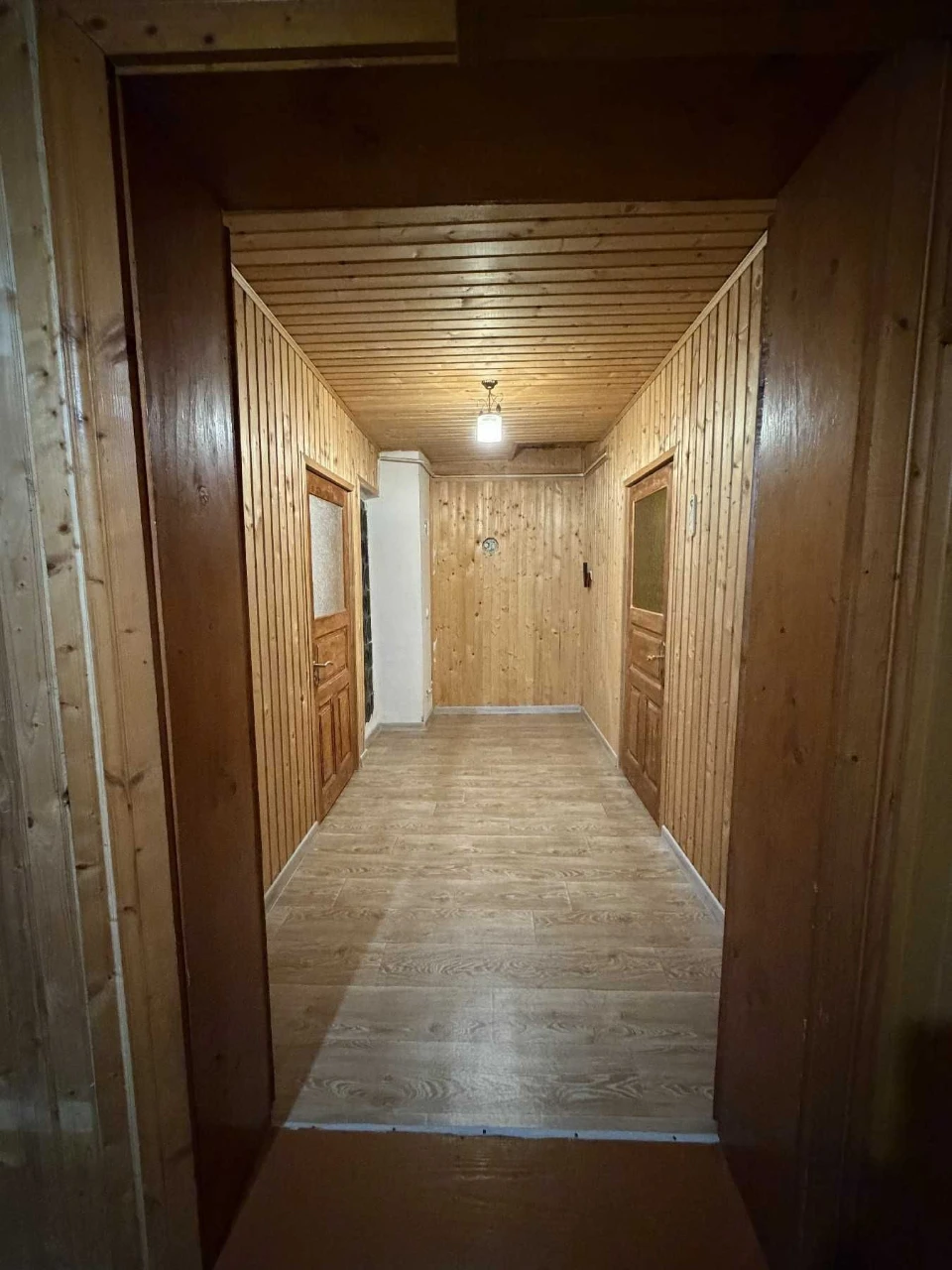Триповерховий мансардний будинок в Яремче 240 м²