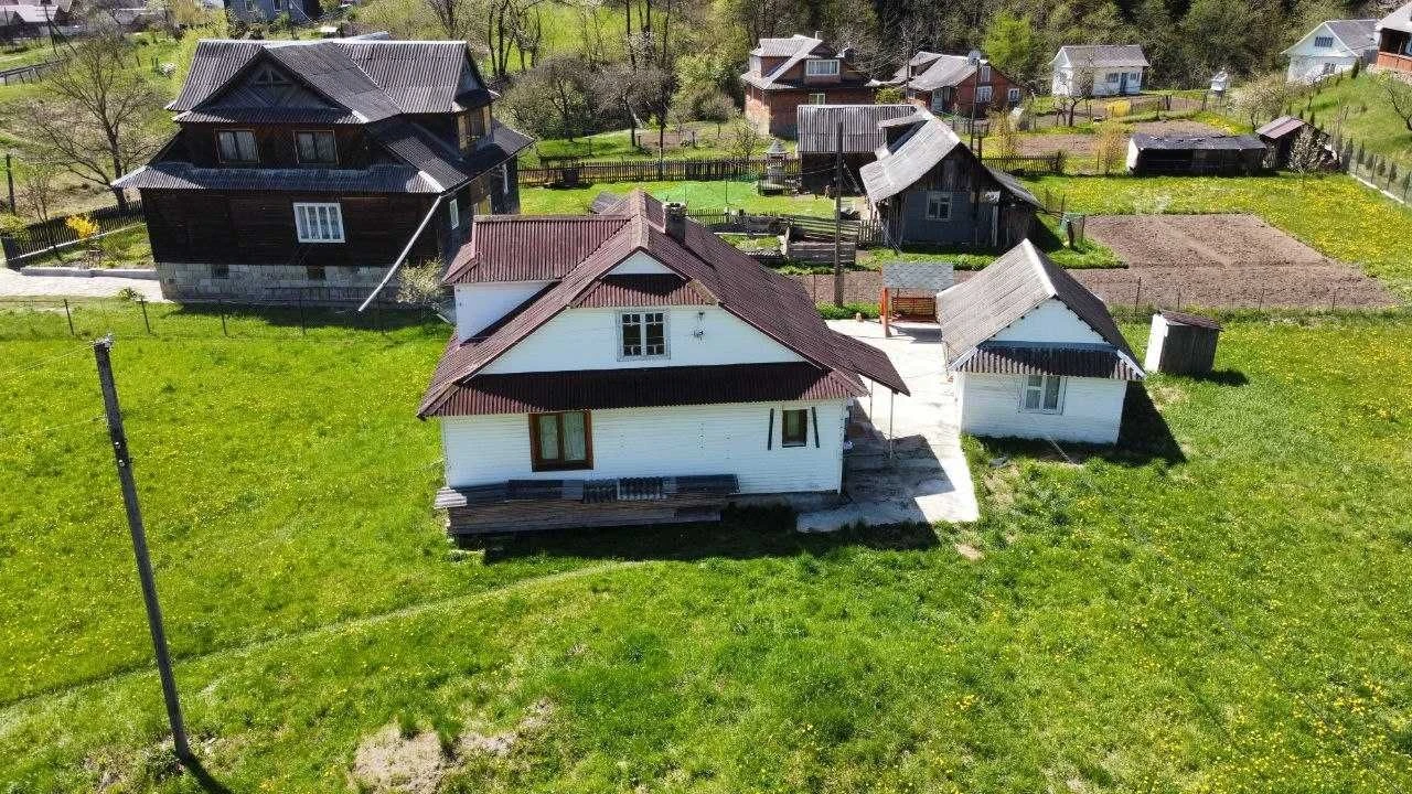 Продаж будинку . Площа 80 м.кв. Ділянка 10 с. Комунікації. Г
