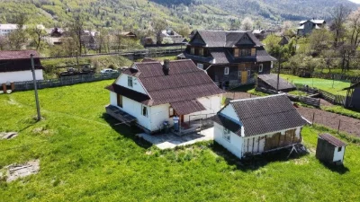 Продаж будинку . Площа 80 м.кв. Ділянка 10 с. Комунікації. Г