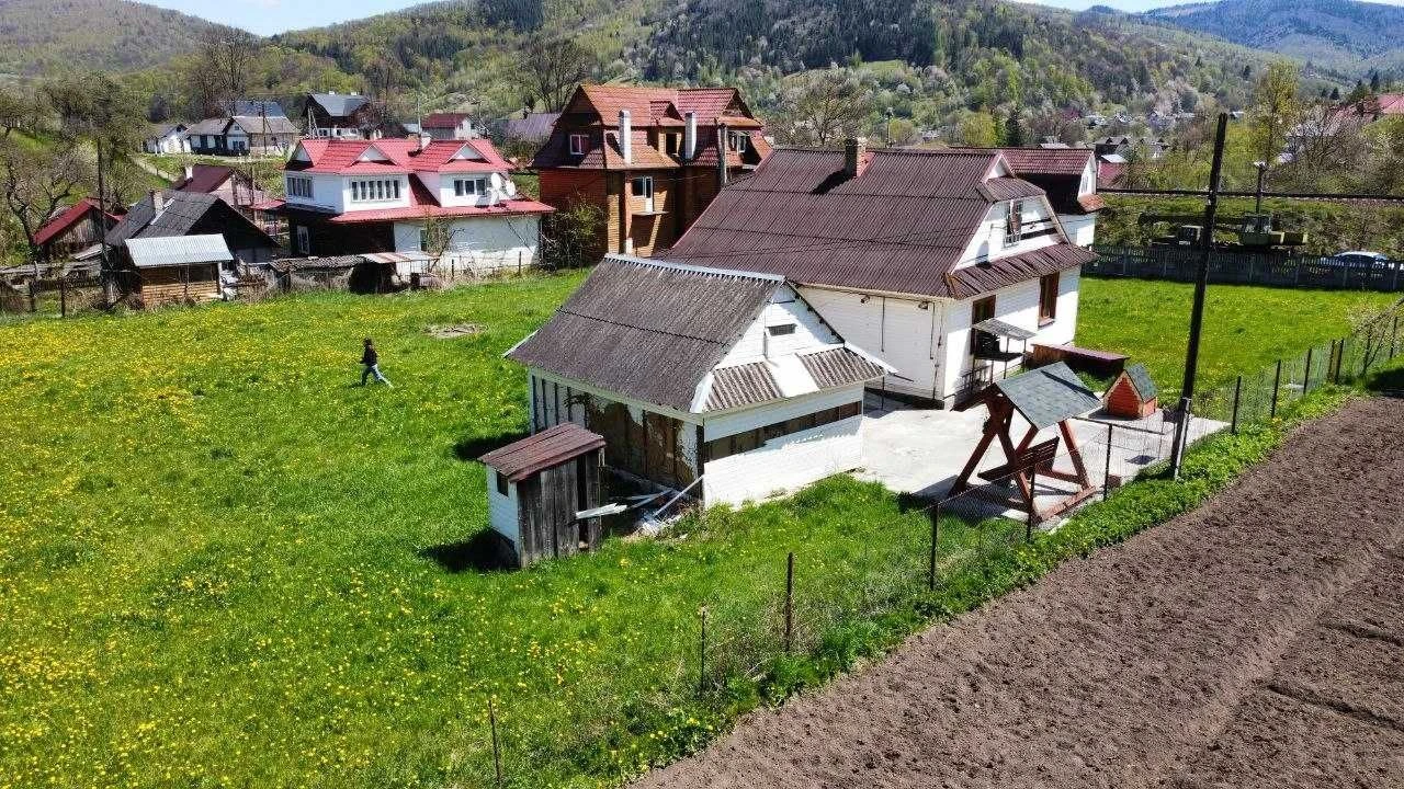 Продаж будинку . Площа 80 м.кв. Ділянка 10 с. Комунікації. Г