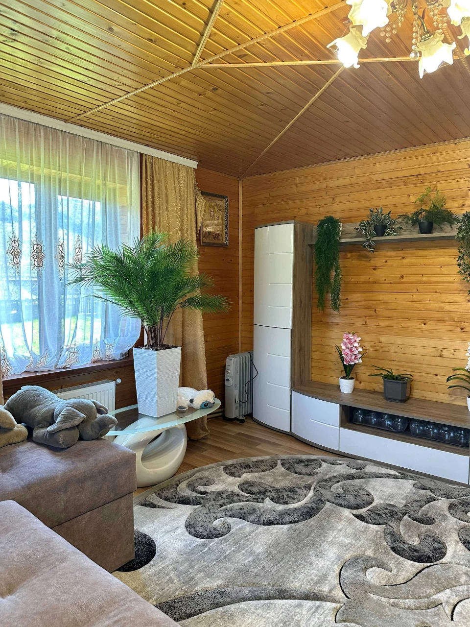 Продаж будинку . Площа 80 м.кв. Ділянка 10 с. Комунікації. Г