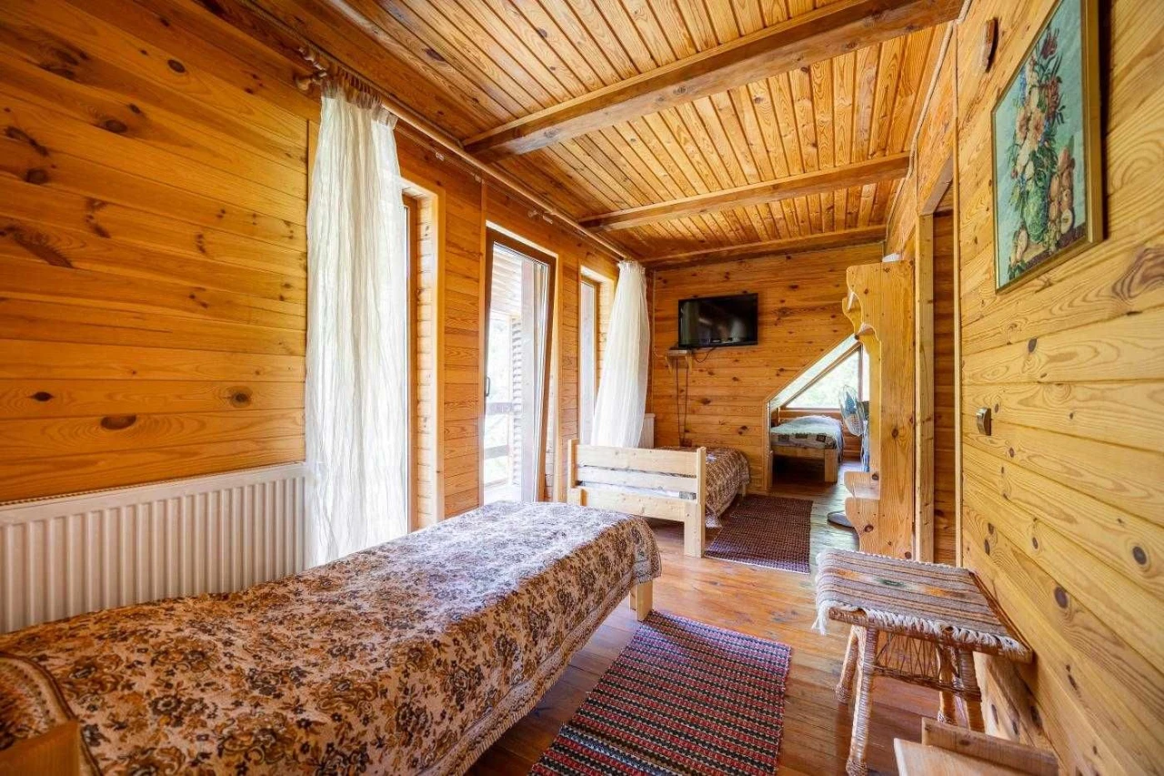 Будинок з ремонтом, басейном та сауною /Яремче/ Івано Франкі