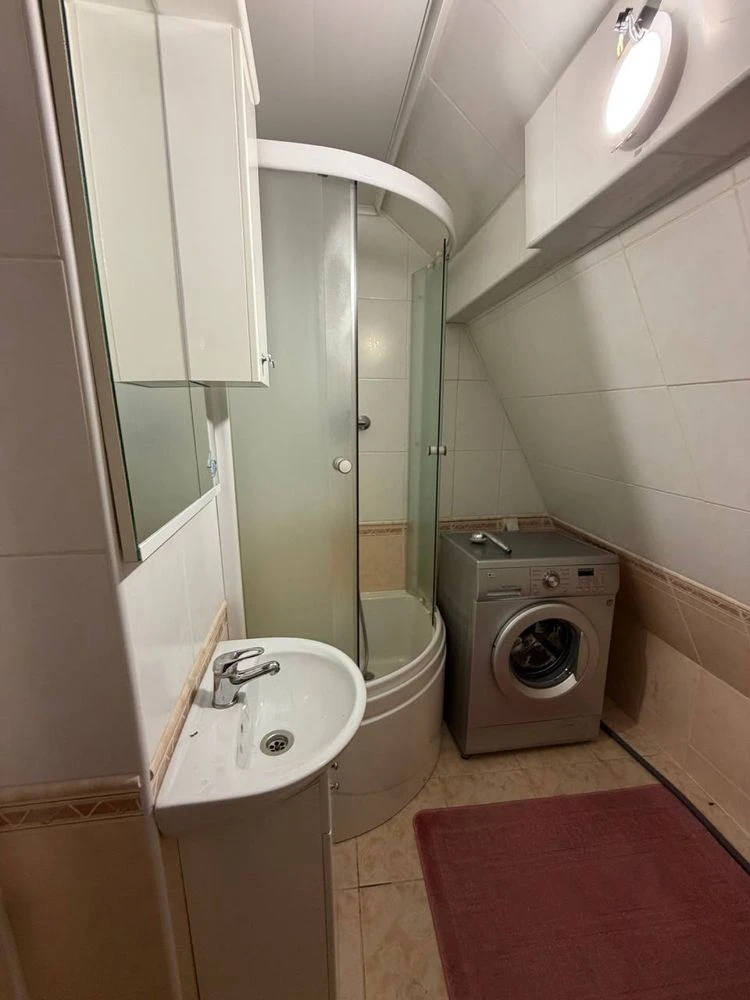 Продам будинок в центрі міста Яремча