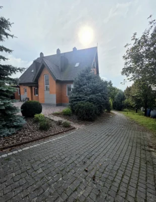 House in Full Furnished Condition with Private Lake