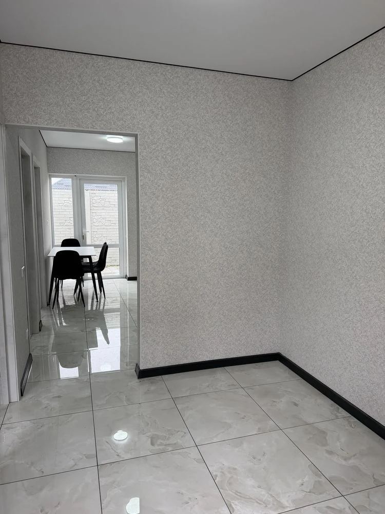 Sale of townhouse with renovation and furniture