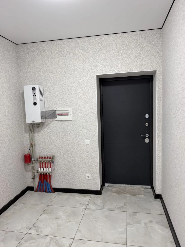 Sale of townhouse with renovation and furniture