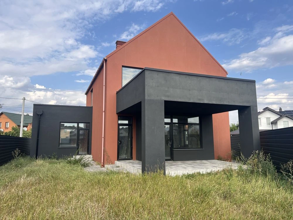 Продам новий сучасний будинок в місті, всі міські комунікаці