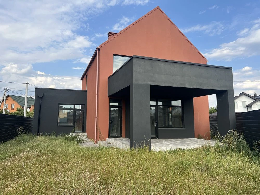 Продам новий сучасний будинок в місті, всі міські комунікаці