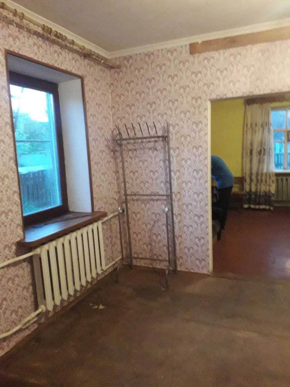 будинок у місті з великою ділянкою