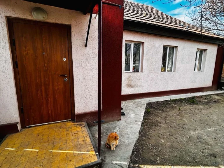 Sale of a part of a house in the Zalesnichy settlement area