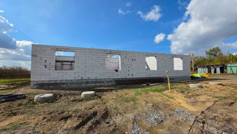 Sale of duplex on Military Building with gas! NO COMMISSION!!