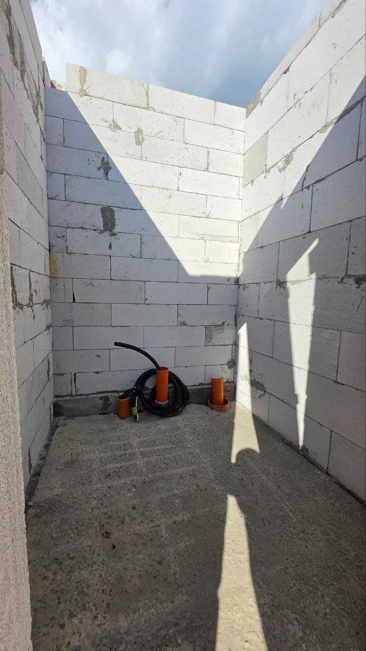 Sale of duplex on Military Building with gas! NO COMMISSION!!