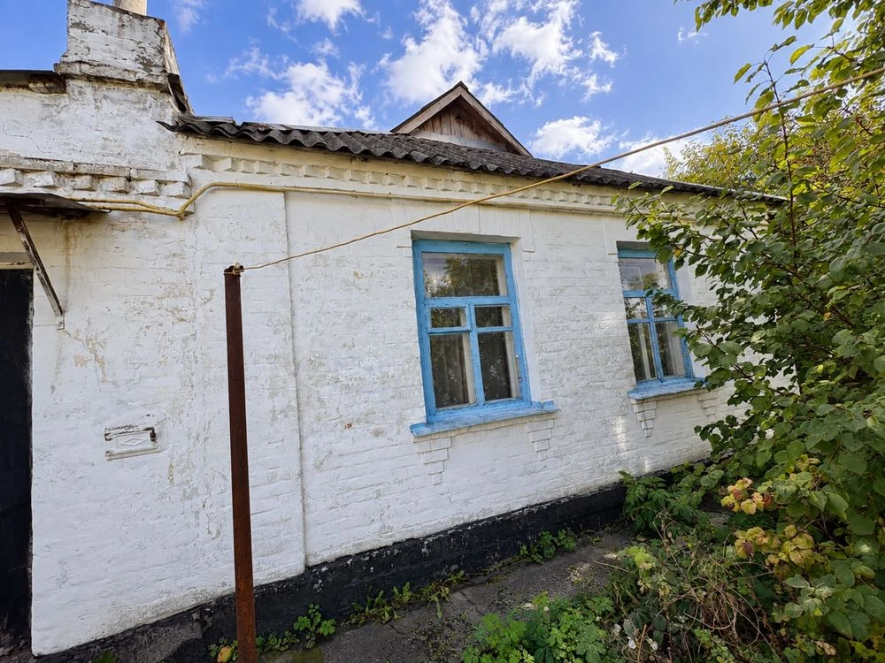 Продам частину будинку  з окремим двором, в центральній част