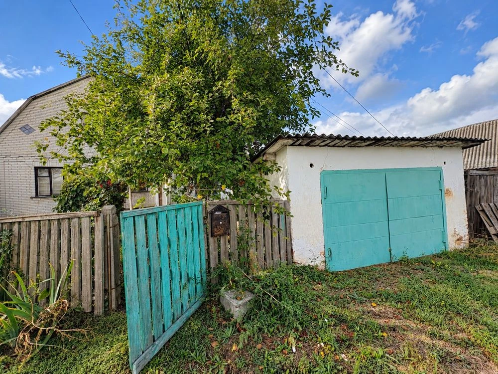Продам частину будинку  з окремим двором, в центральній част