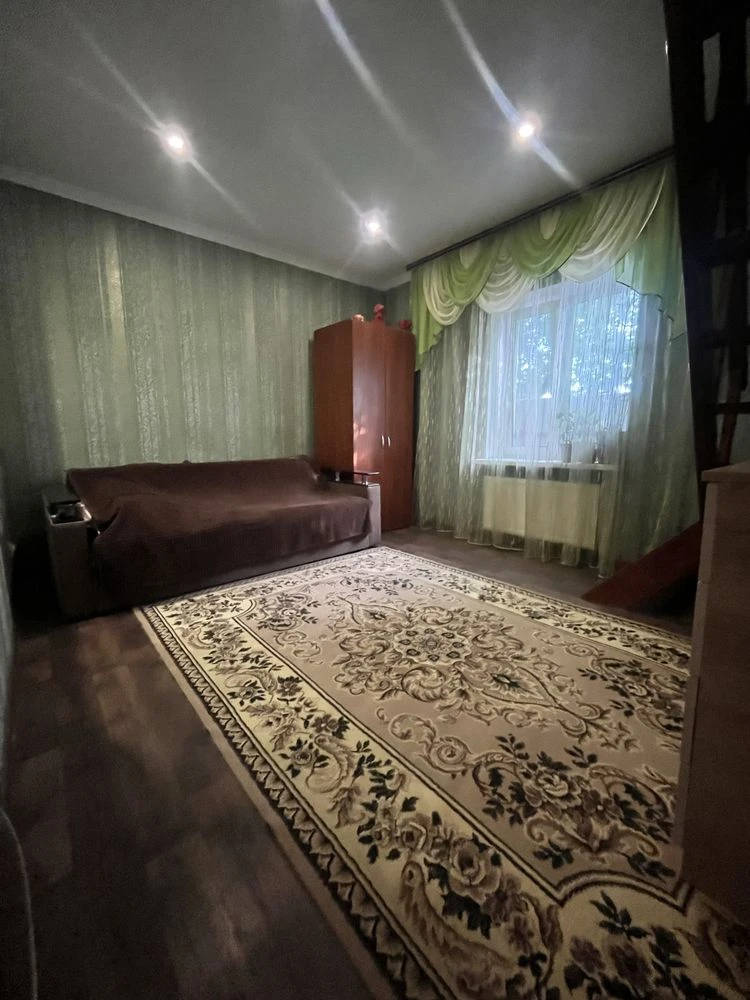 Продаж частини  будинку в самому центрі міста район Павлічен