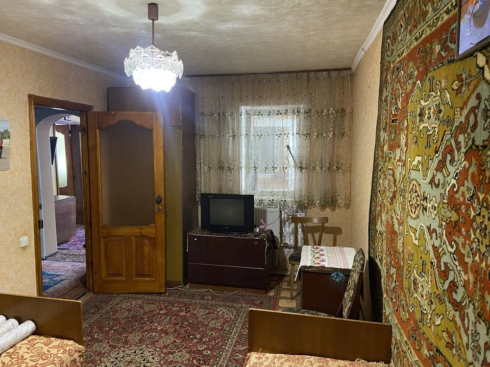 Продам двоповерхову частину будинку на Заріччі!