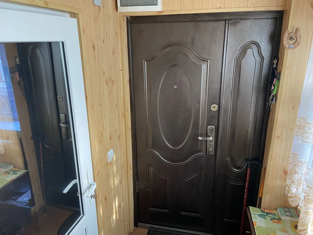Продам двоповерхову частину будинку на Заріччі!
