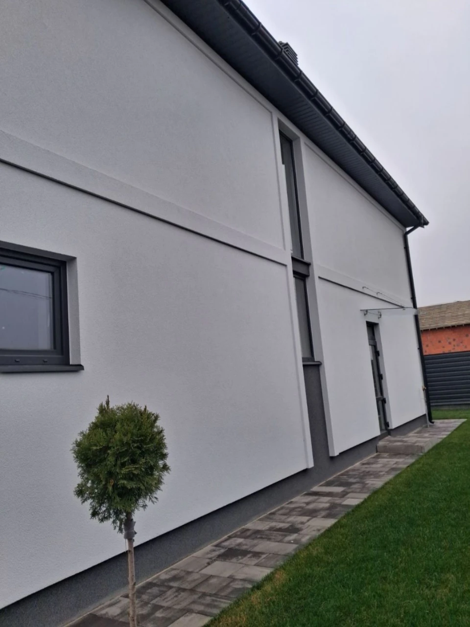 Sale of a newly built modern house