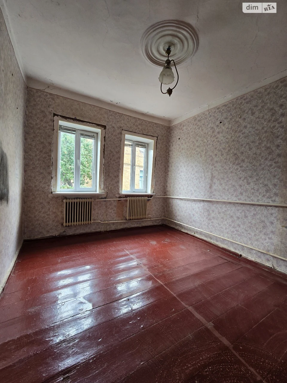 Sale of a Part of a House in the Center