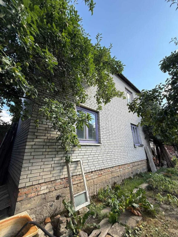Sale of House, Sicheny Break