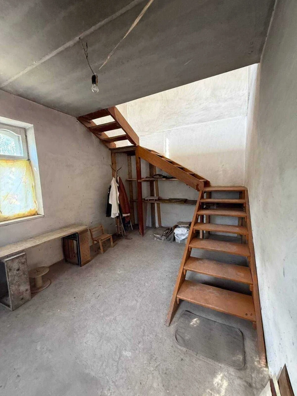 Sale of House, Sicheny Break