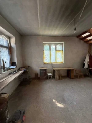 Sale of House, Sicheny Break