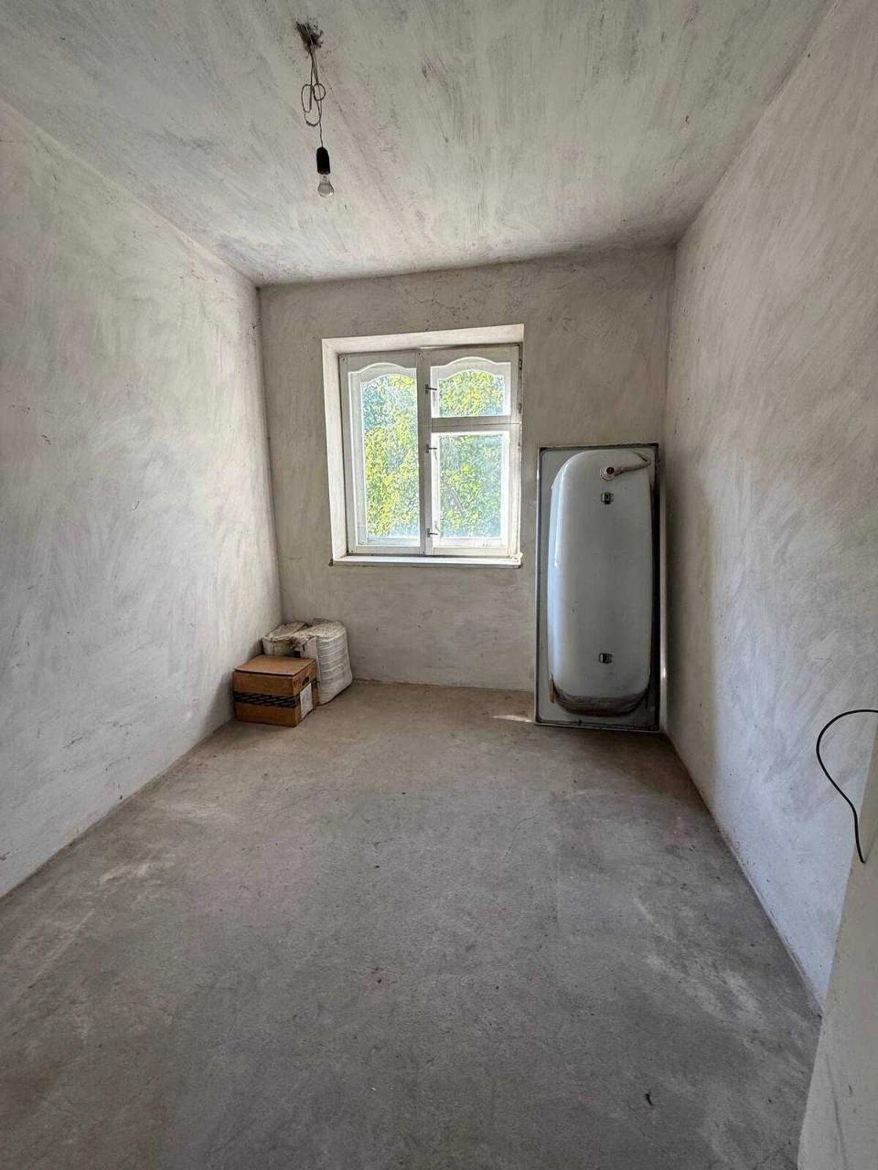 Sale of House, Sicheny Break