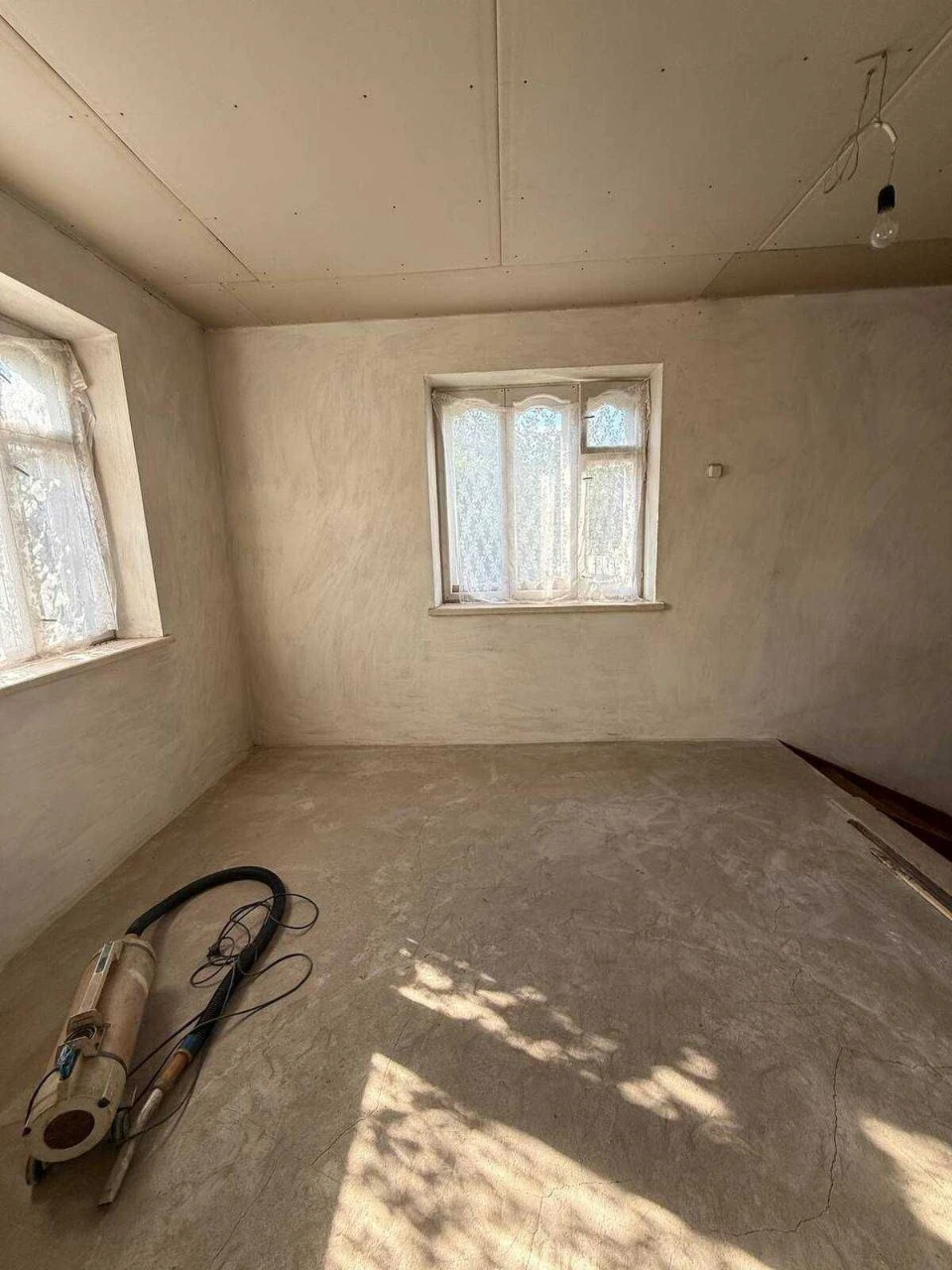 Sale of House, Sicheny Break