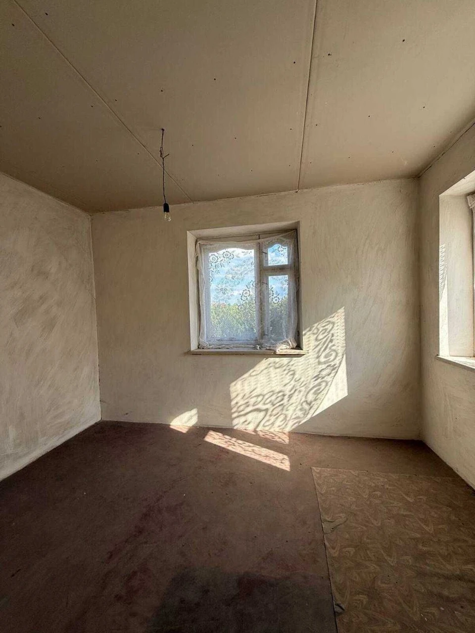 Sale of House, Sicheny Break