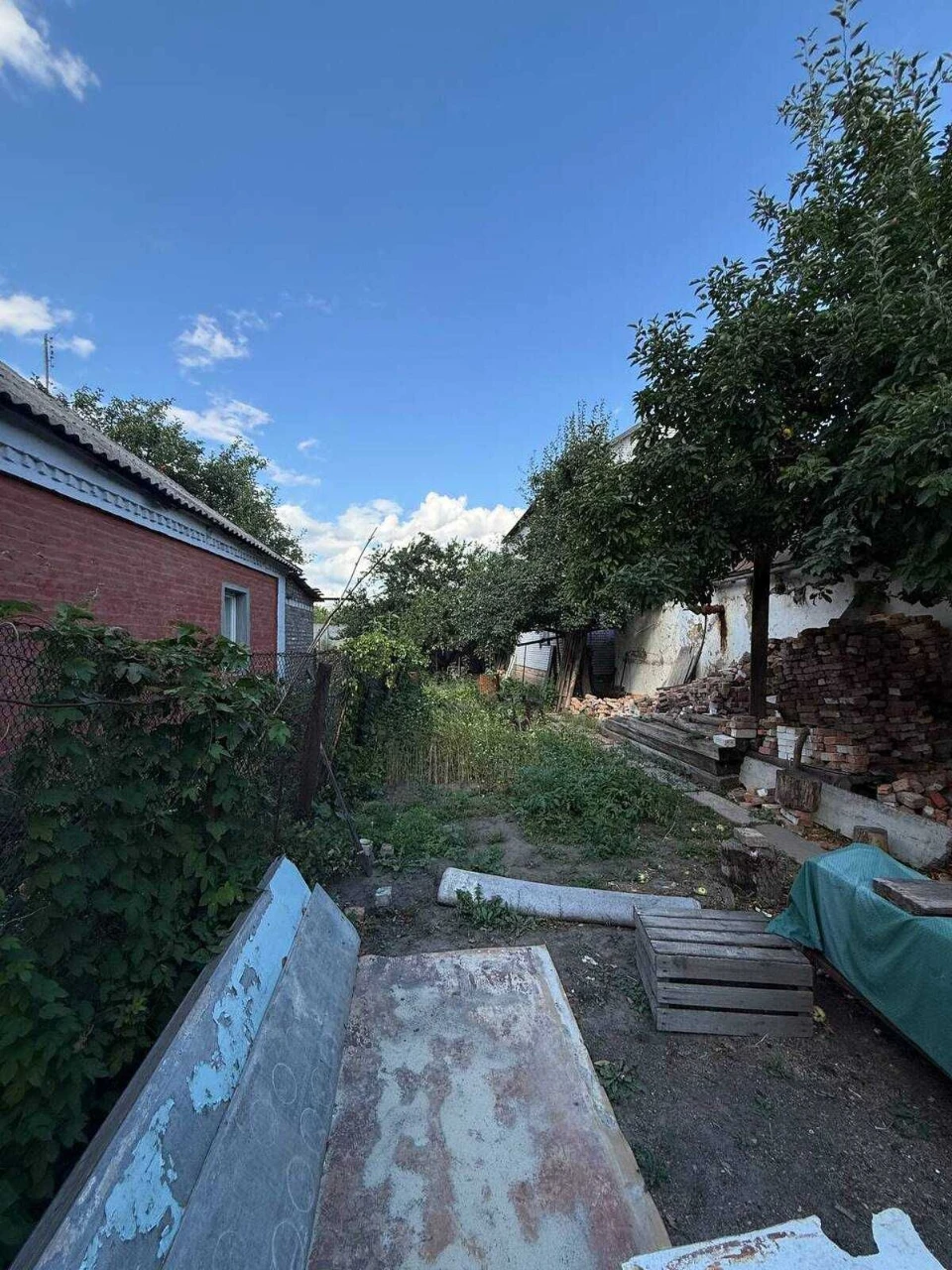 Sale of House, Sicheny Break
